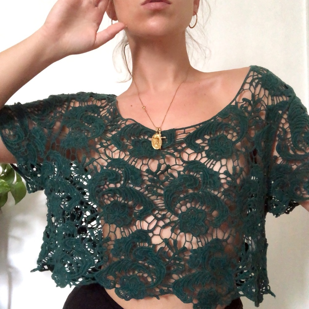 Green Art Nouveau/1920s styled, Kimchi Blue/Urban Outfitters knitted crop top 🌱